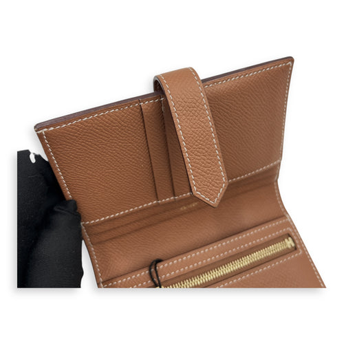 Bearn Compact Brown in Epsom, Gold hardware