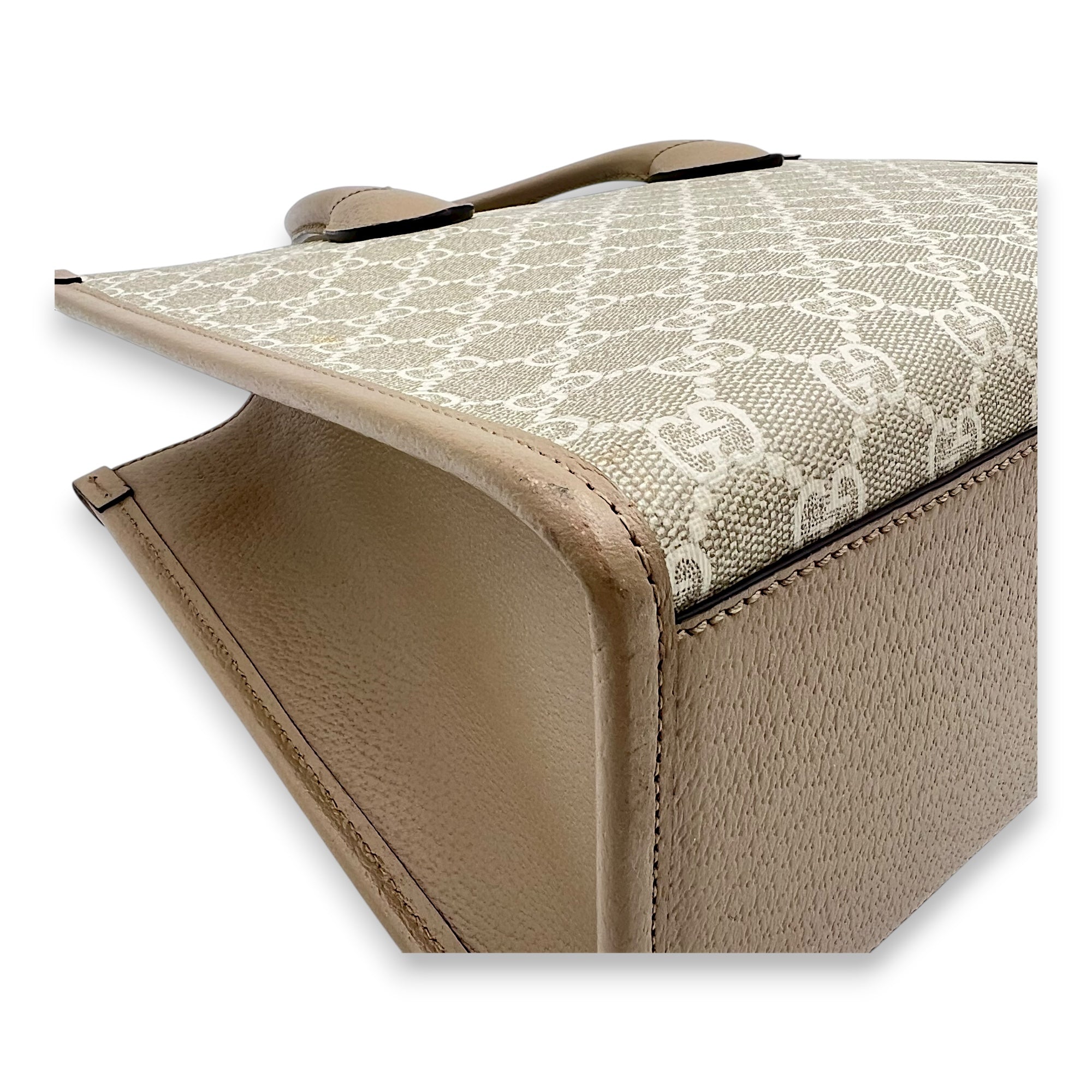 Interlocking G Tote Bag White in Coated Canvas, Gold hardware