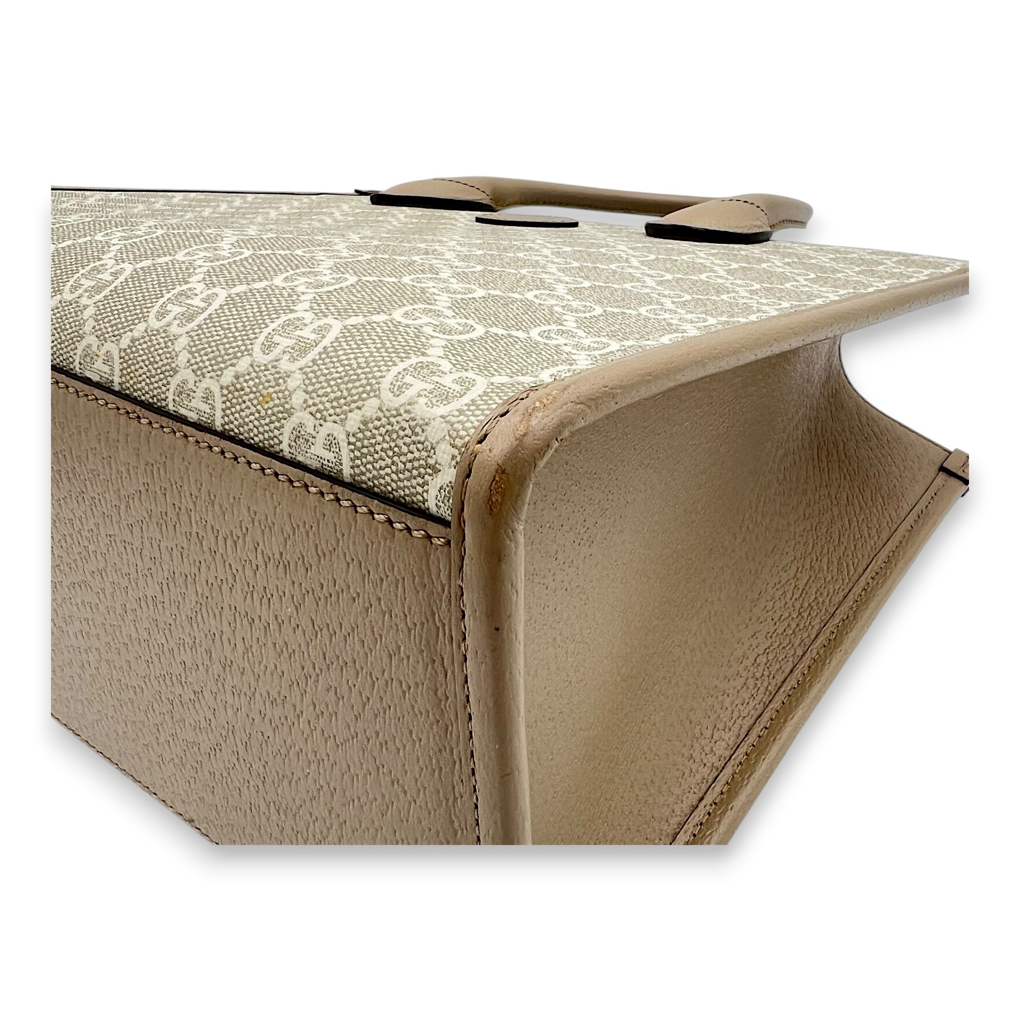 Interlocking G Tote Bag White in Coated Canvas, Gold hardware