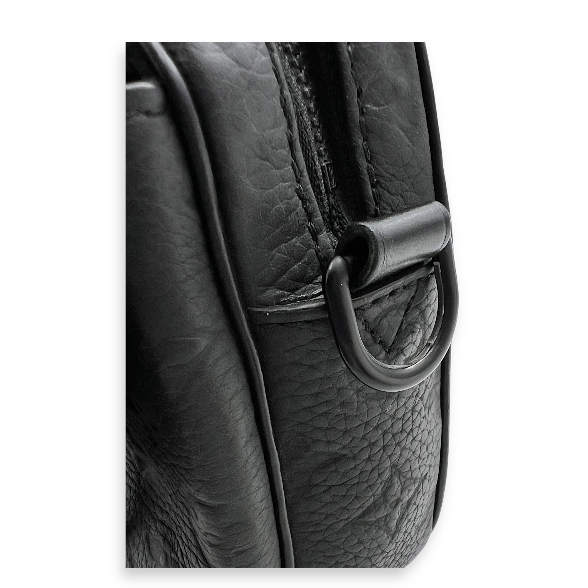 Steamer Messenger Black in Taurillon Leather, Black hardware