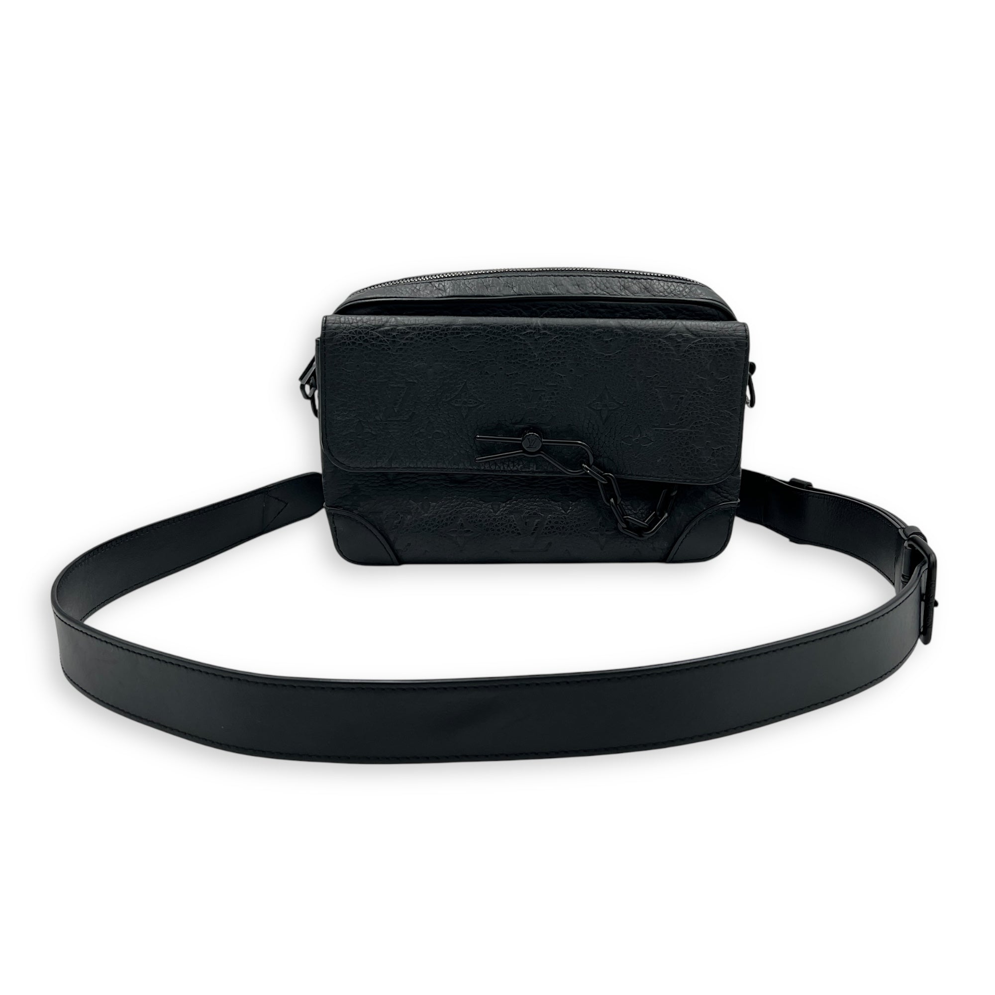 Steamer Messenger Black in Taurillon Leather, Black hardware