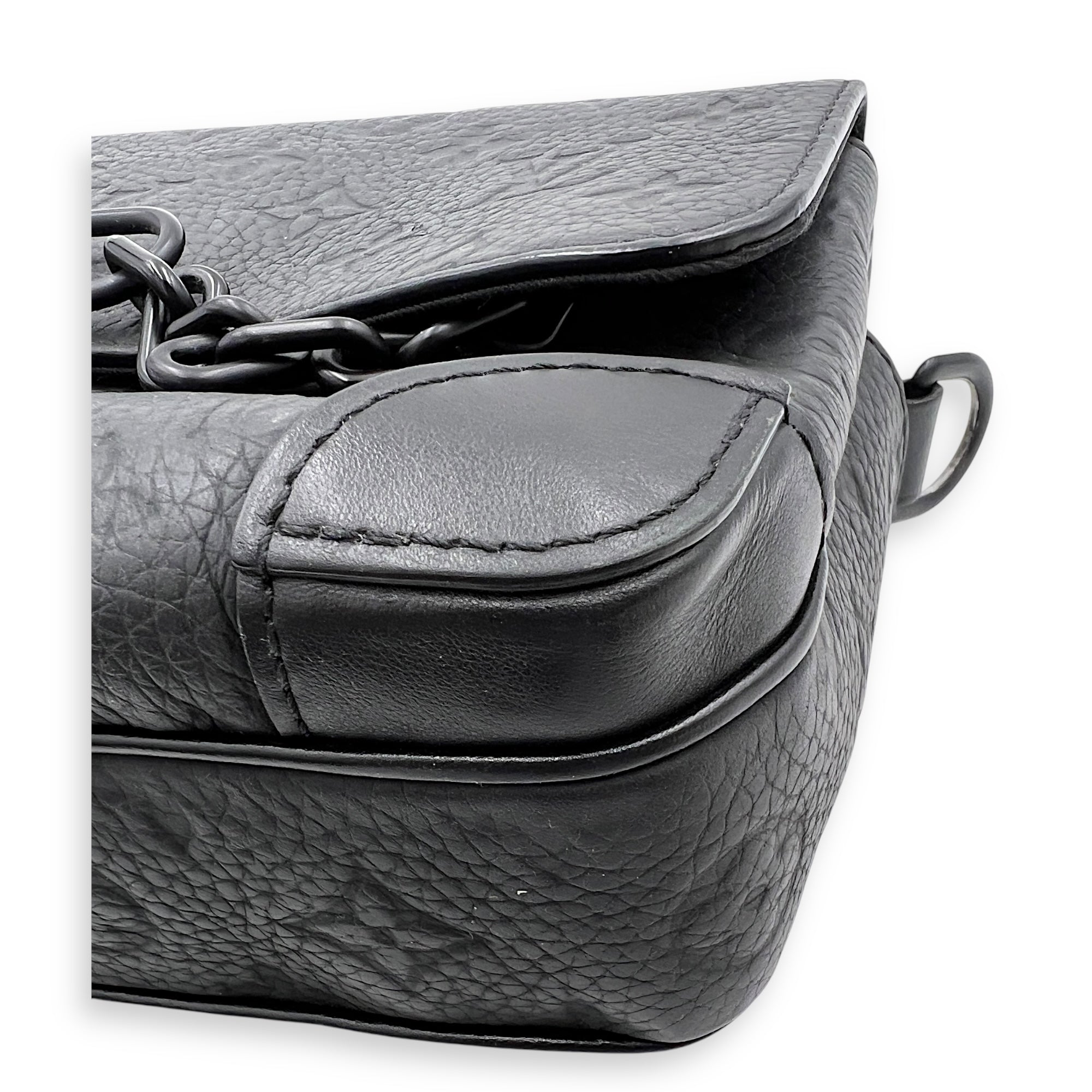 Steamer Messenger Black in Taurillon Leather, Black hardware
