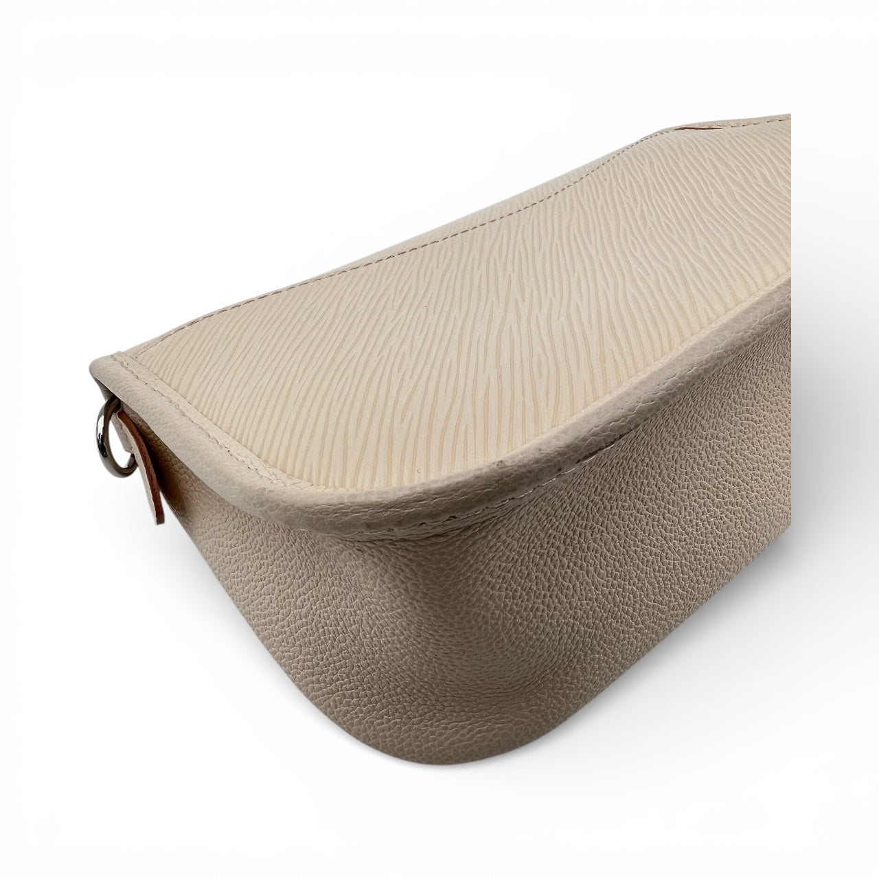 Buci Beige Shoulder Bag in Epi Leather, Silver hardware