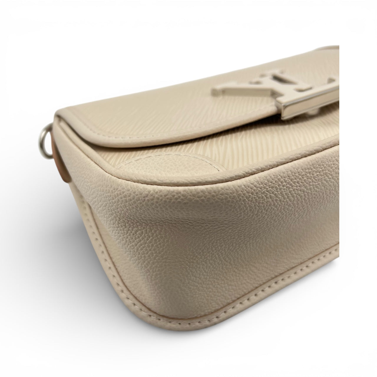 Buci Beige Shoulder Bag in Epi Leather, Silver hardware