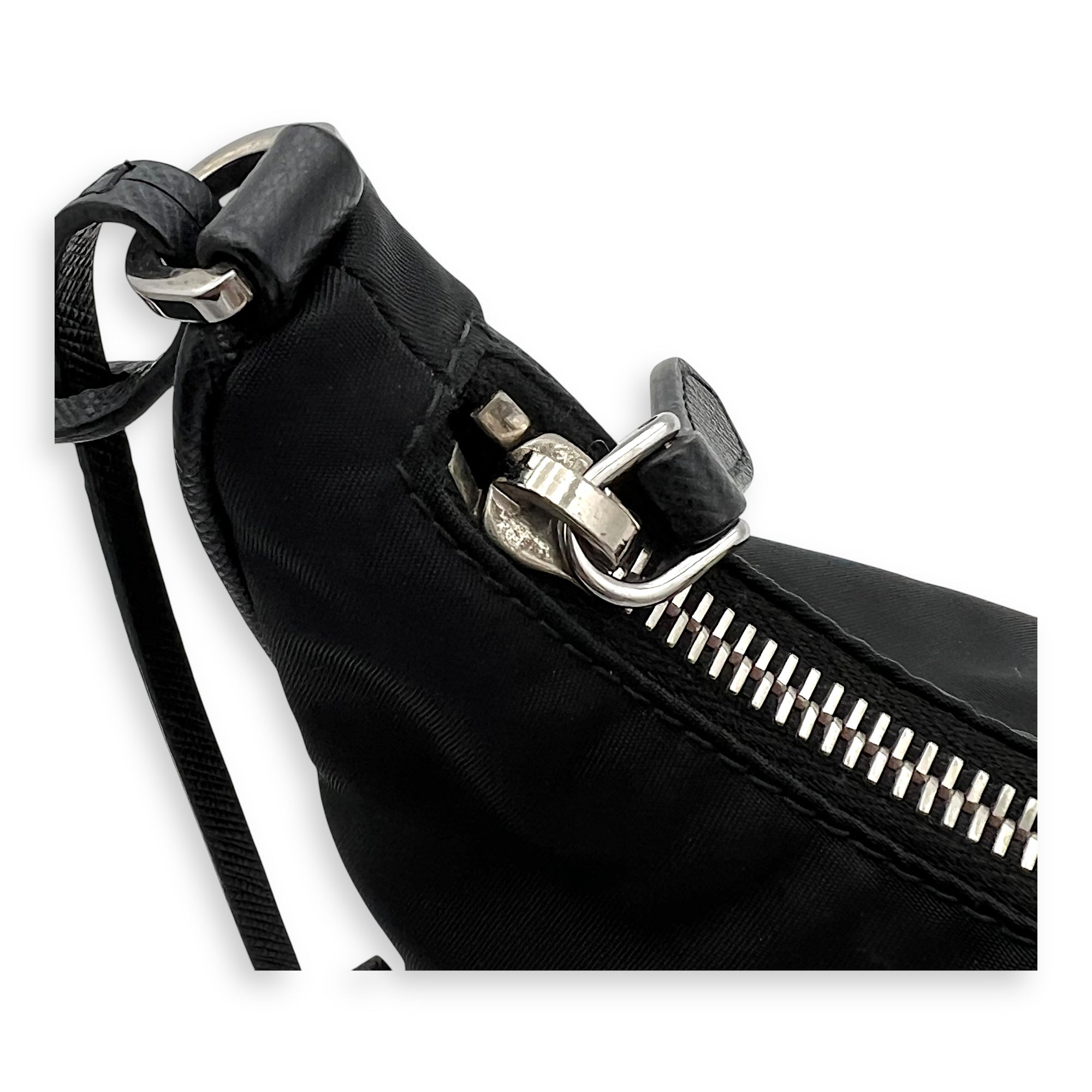 Re-Edition 2005 Shoulder Bag Black in Nylon, Silver hardware