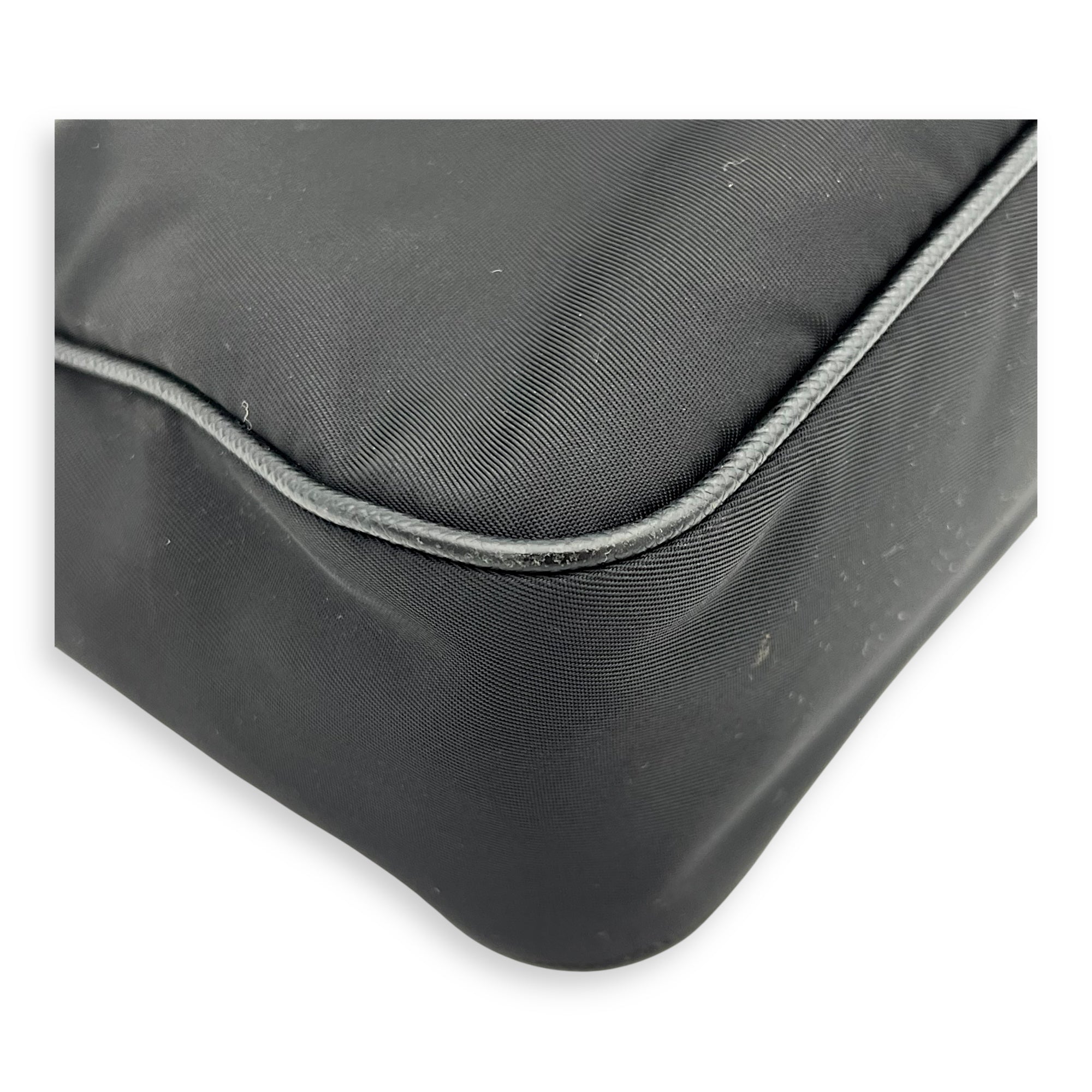 Re-Edition 2005 Shoulder Bag Black in Nylon, Silver hardware