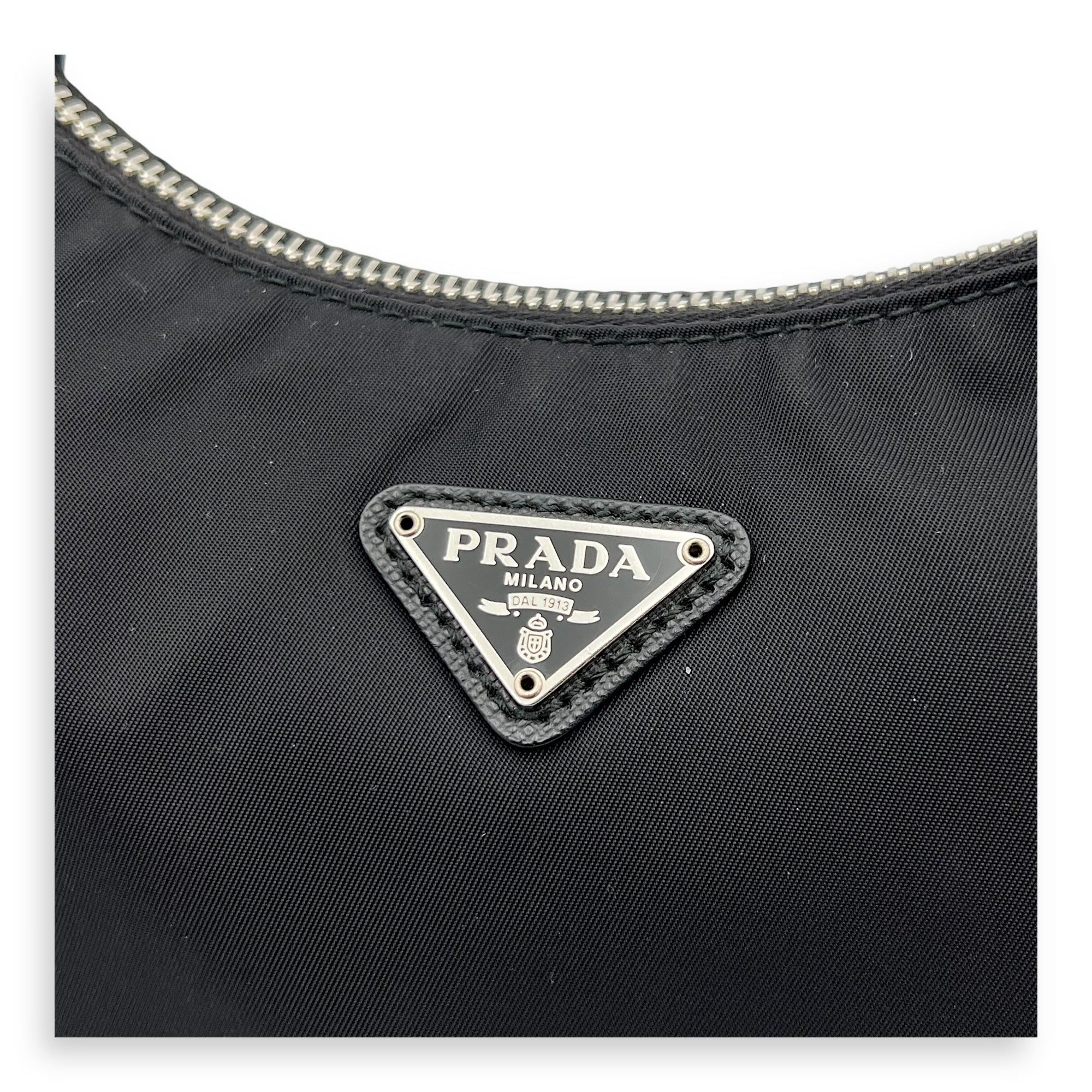Re-Edition 2005 Shoulder Bag Black in Nylon, Silver hardware