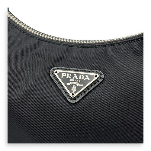 Re-Edition 2005 Shoulder Bag Black in Nylon, Silver hardware