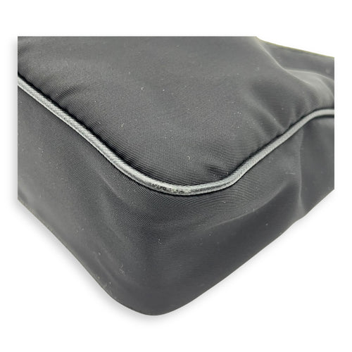 Re-Edition 2005 Shoulder Bag Black in Nylon, Silver hardware