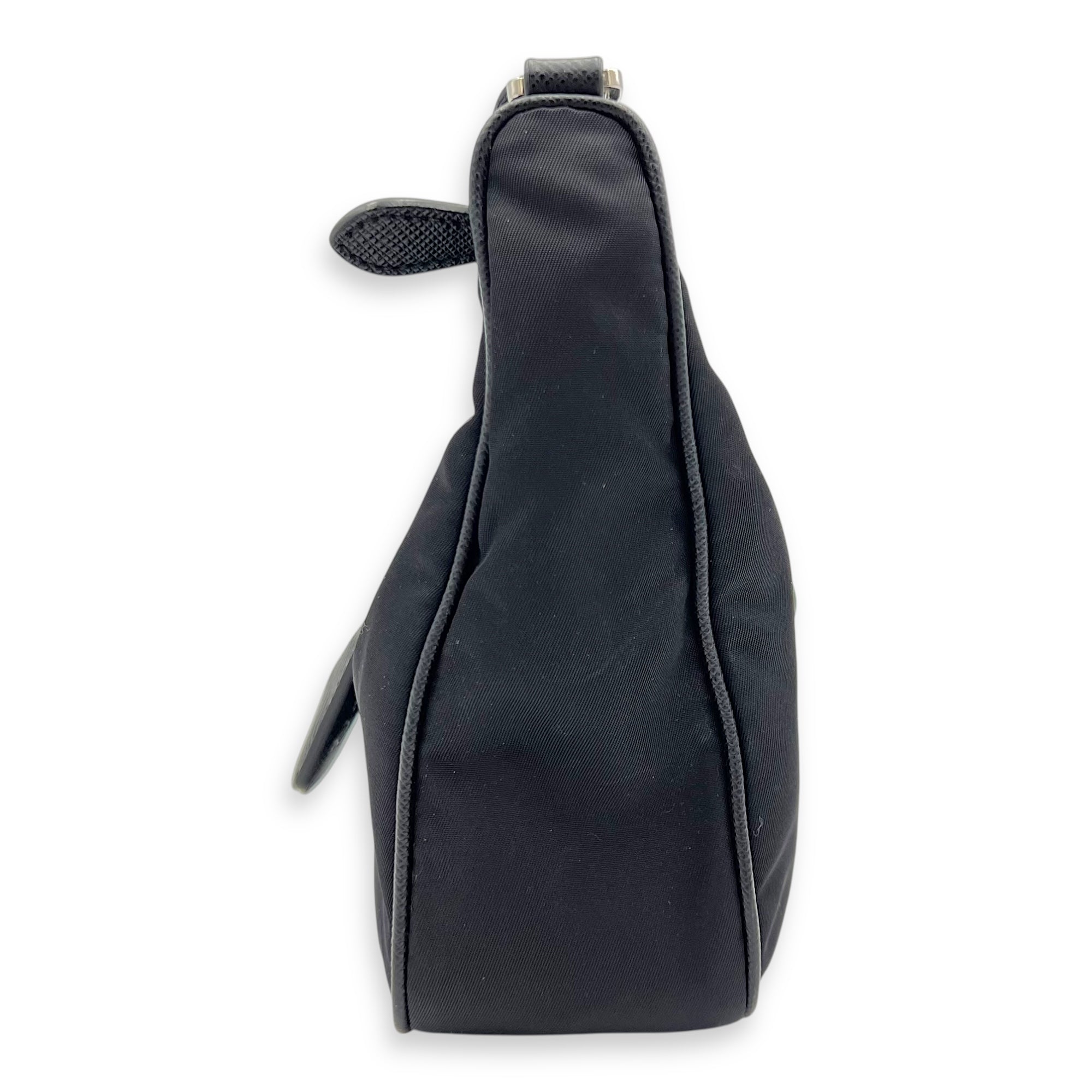 Re-Edition 2005 Shoulder Bag Black in Nylon, Silver hardware