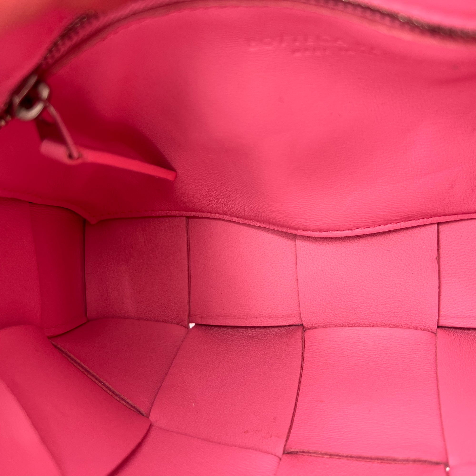 Cassette Crossbody Bag Pink in Calfskin, Silver hardware