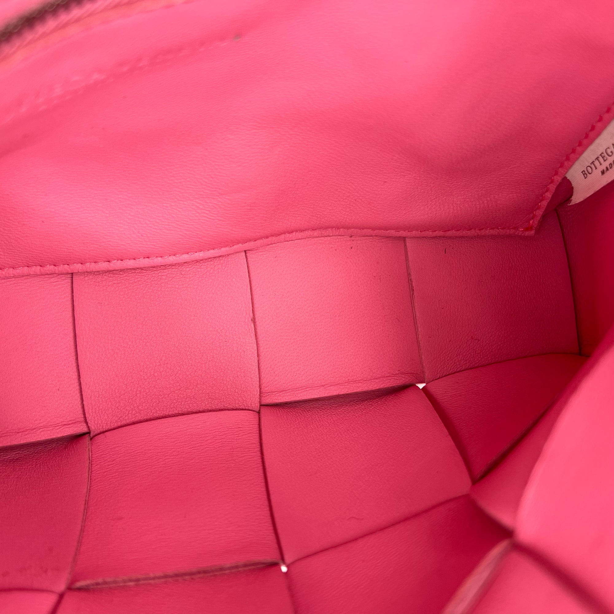 Cassette Crossbody Bag Pink in Calfskin, Silver hardware