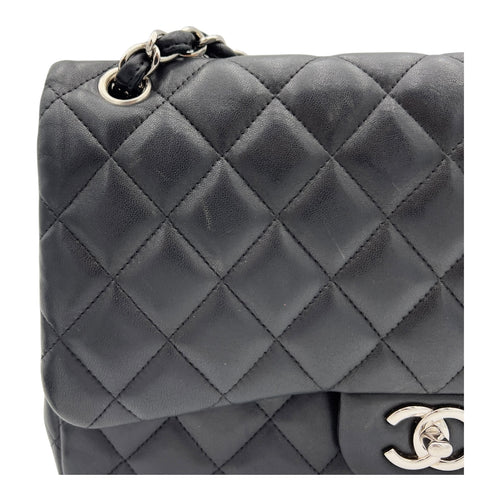 Classic Shoulder Bag Jumbo Silver in Lambskin, Silver hardware