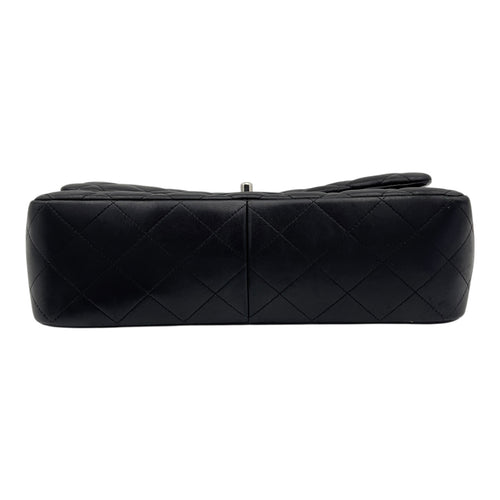 Classic Shoulder Bag Jumbo Silver in Lambskin, Silver hardware