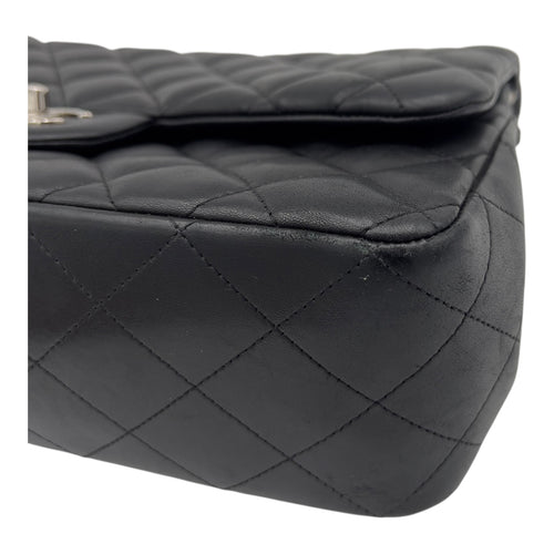 Classic Shoulder Bag Jumbo Silver in Lambskin, Silver hardware