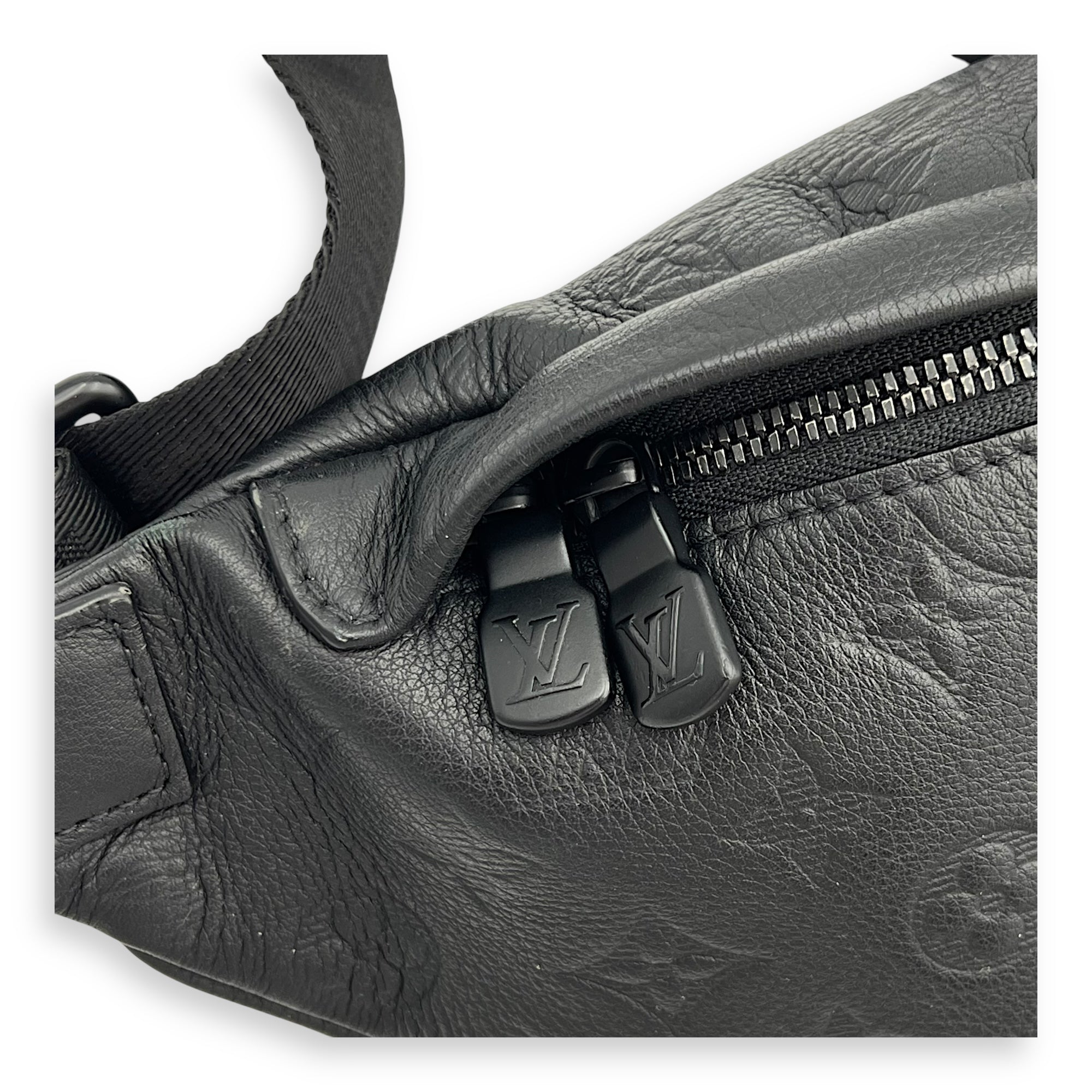 Discovery Belt Bag Black in Empreinte Leather, black hardware