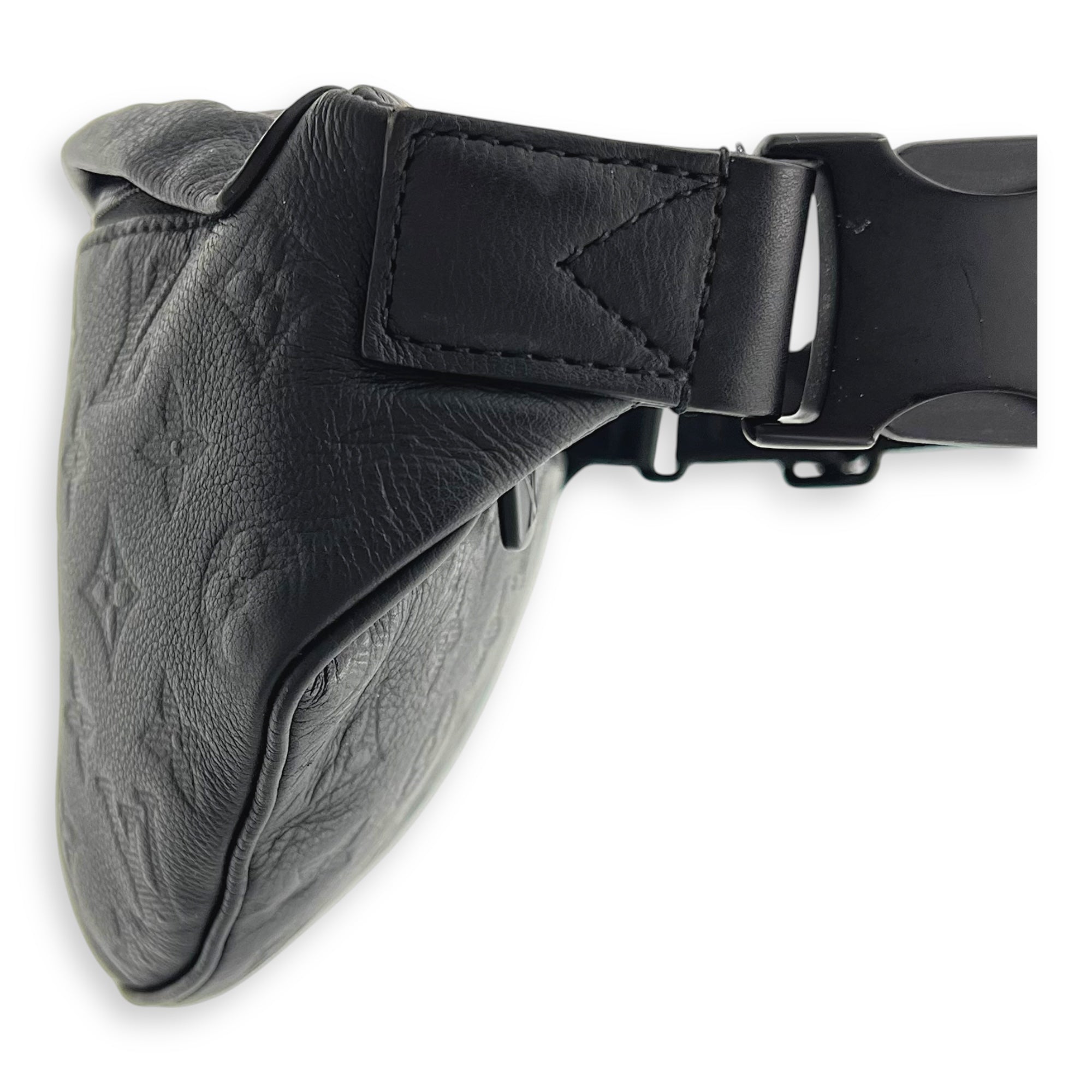 Discovery Belt Bag Black in Empreinte Leather, black hardware