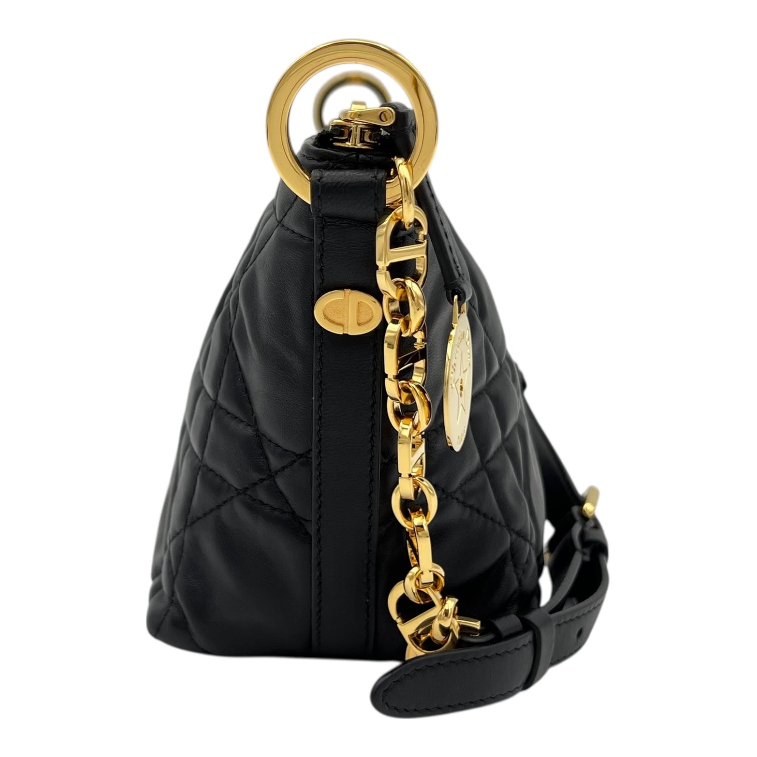Star Chain Macrocannage Shoulder Bag Black in Calfskin, Gold hardware