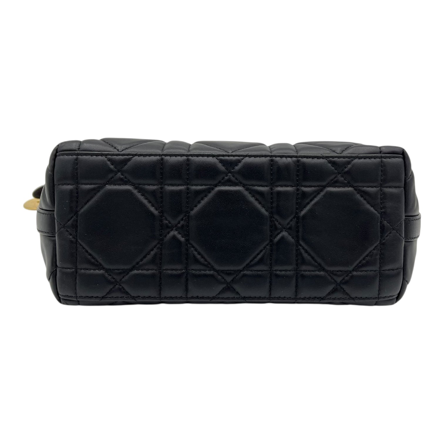 Star Chain Macrocannage Shoulder Bag Black in Calfskin, Gold hardware