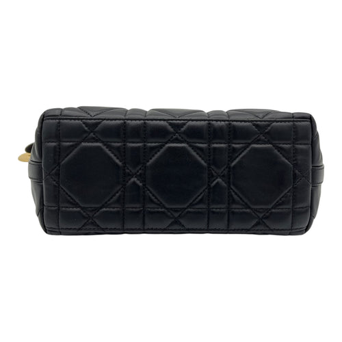 Star Chain Macrocannage Shoulder Bag Black in Calfskin, Gold hardware