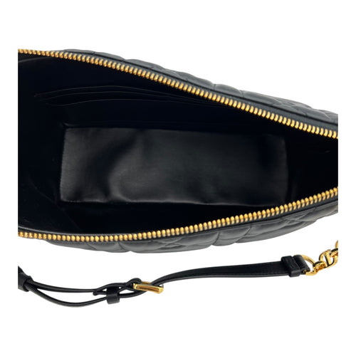 Star Chain Macrocannage Shoulder Bag Black in Calfskin, Gold hardware
