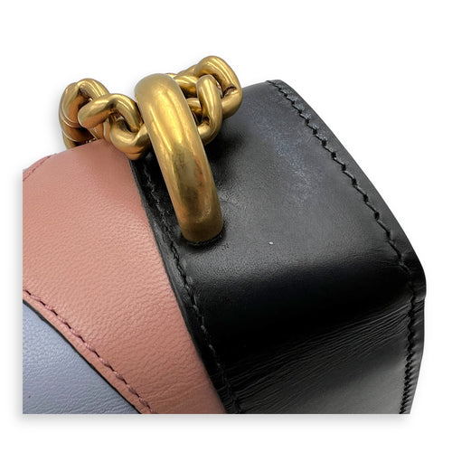 GG Marmont Shoulder Bag Black in Calfskin, Gold hardware