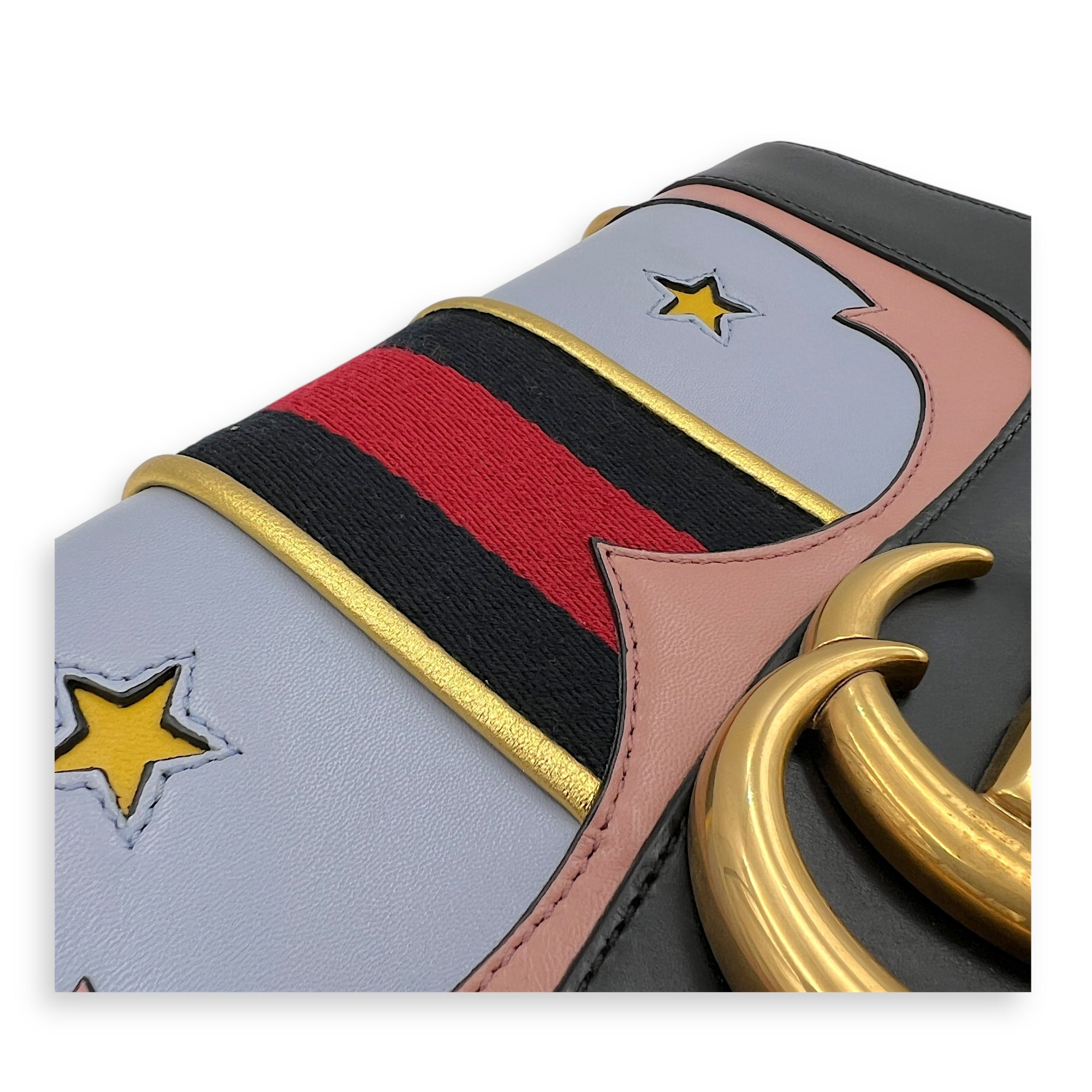 GG Marmont Shoulder Bag Black in Calfskin, Gold hardware