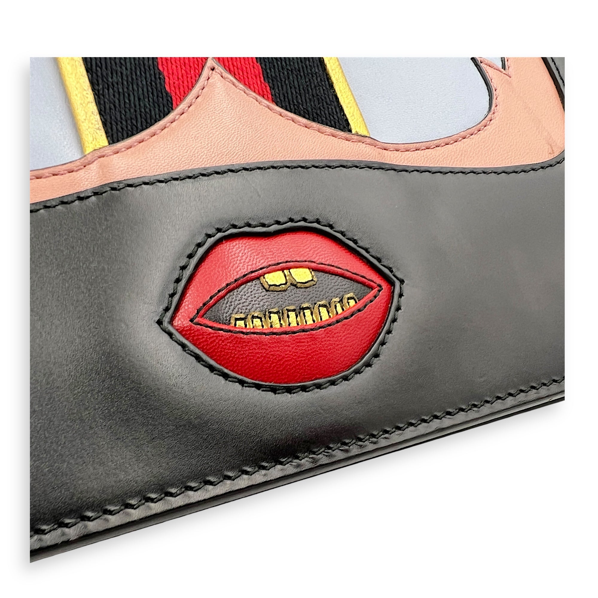 GG Marmont Shoulder Bag Black in Calfskin, Gold hardware