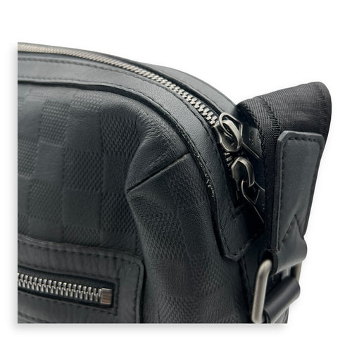 Calypso GM Black Messenger in Calfskin, Silver hardware