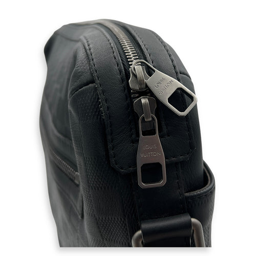 Calypso GM Black Messenger in Calfskin, Silver hardware