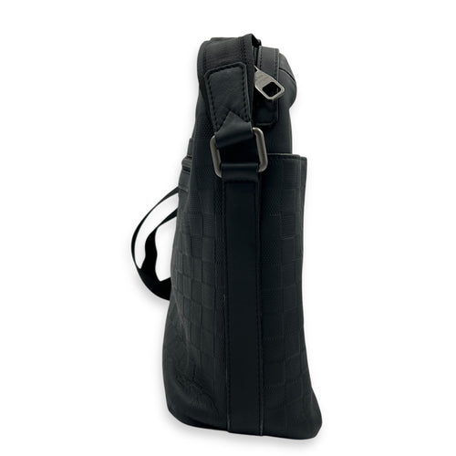 Calypso GM Black Messenger in Calfskin, Silver hardware