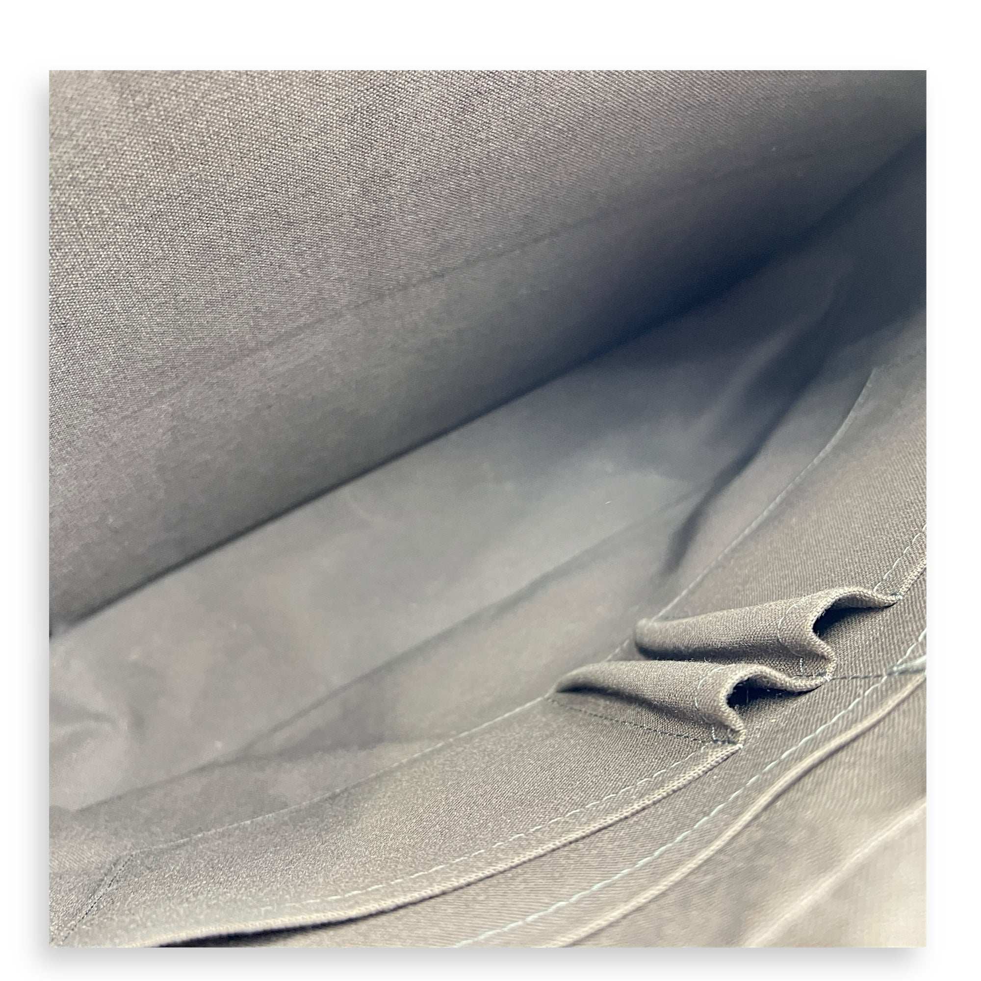 Calypso GM Black Messenger in Calfskin, Silver hardware