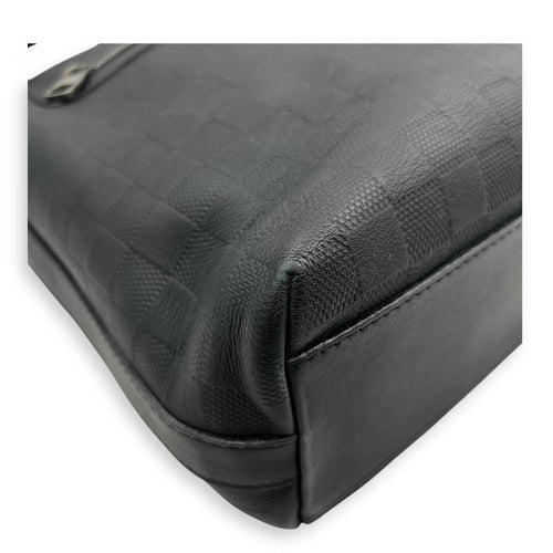 Calypso GM Black Messenger in Calfskin, Silver hardware
