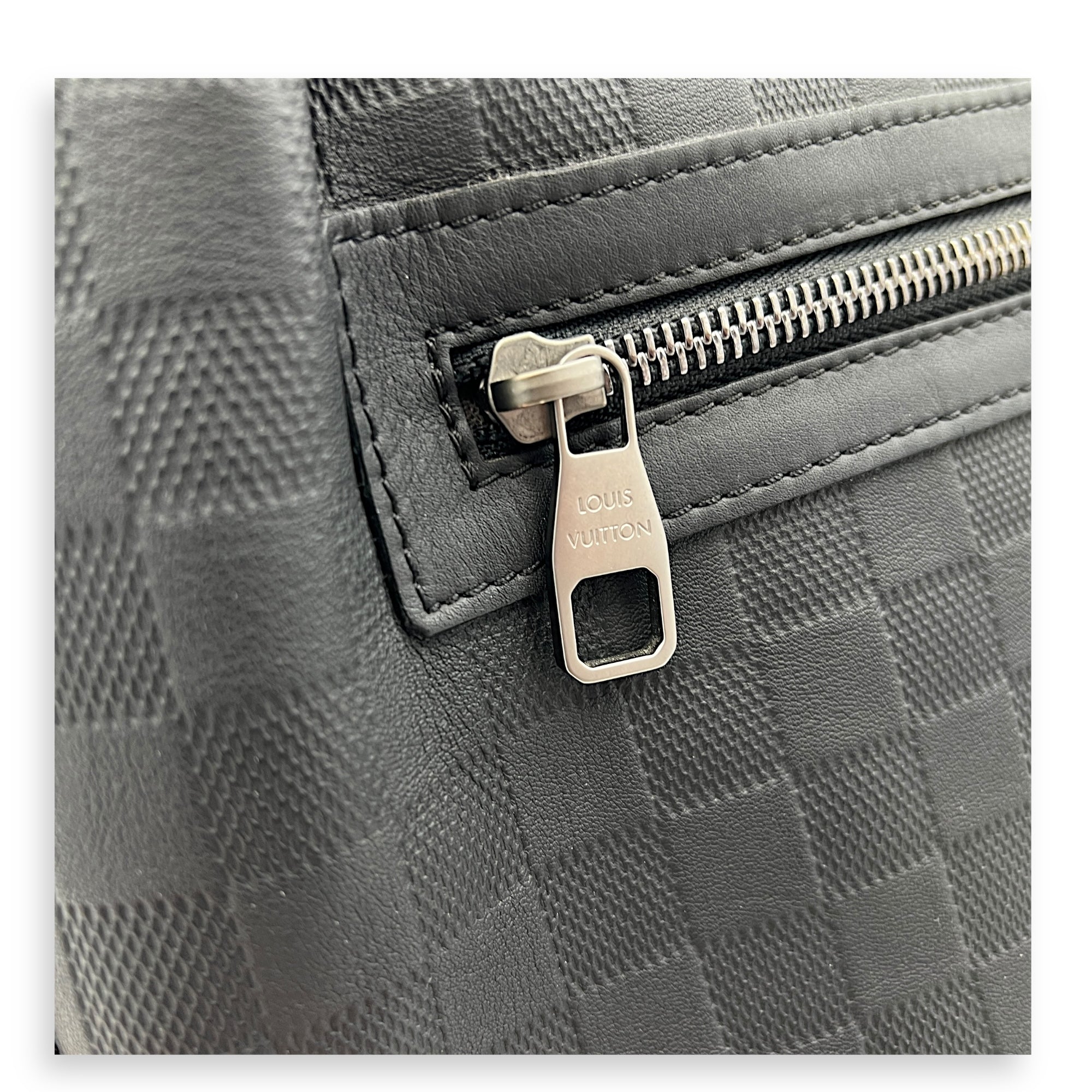 Calypso GM Black Messenger in Calfskin, Silver hardware