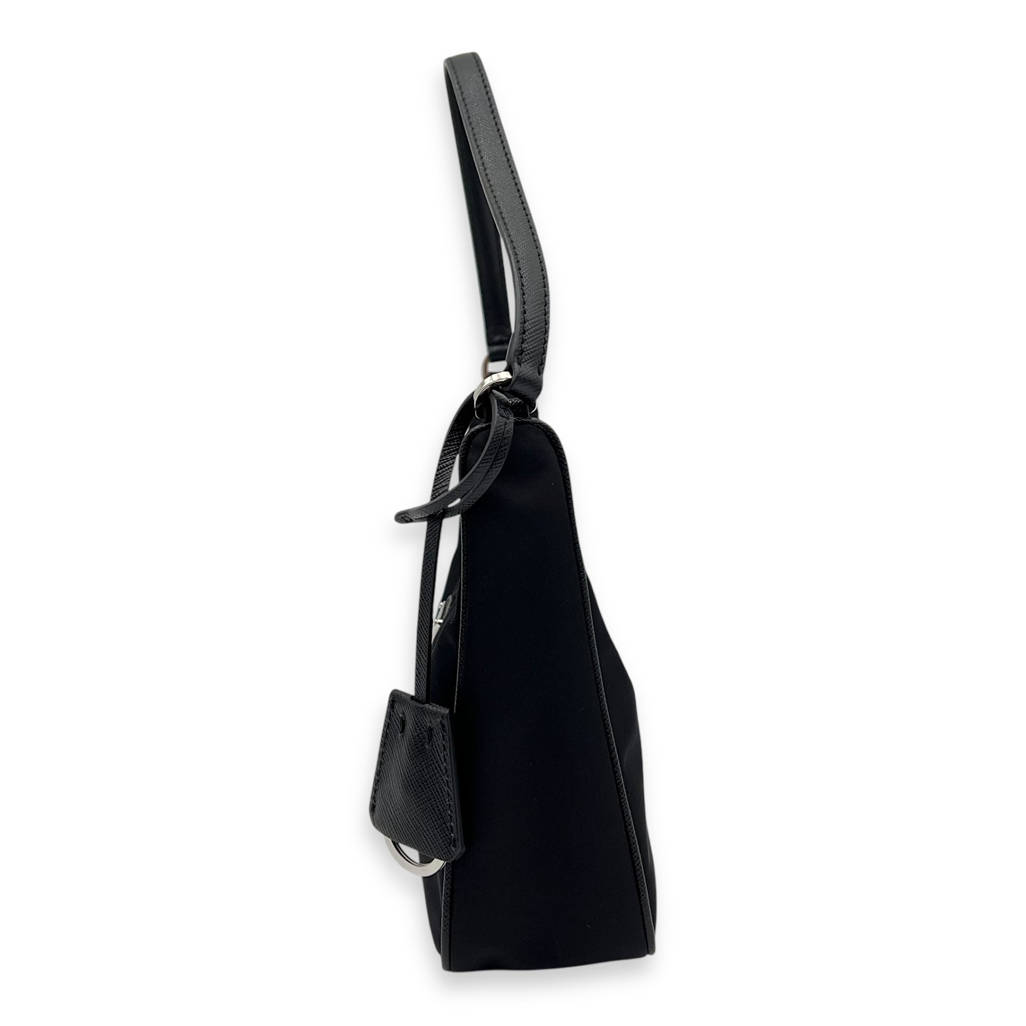 Re-Edition 2005 Shoulder Bag Black in Nylon, Silver hardware