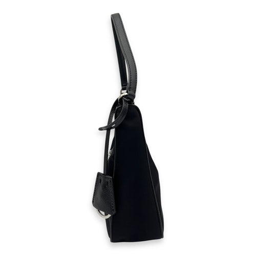 Re-Edition 2005 Shoulder Bag Black in Nylon, Silver hardware