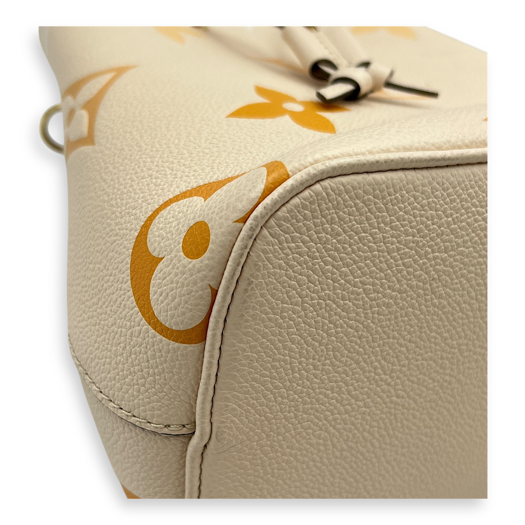 NeoNoe Bucket Bag BB Beige in Empreinte Leather, Gold hardware