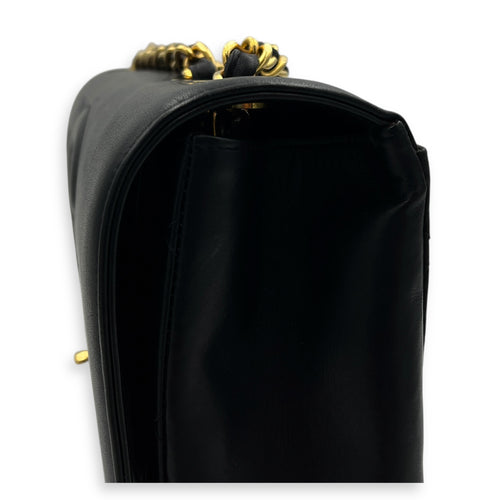 Vintage CC Black Shoulder Bag in Lambskin, Gold hardware
