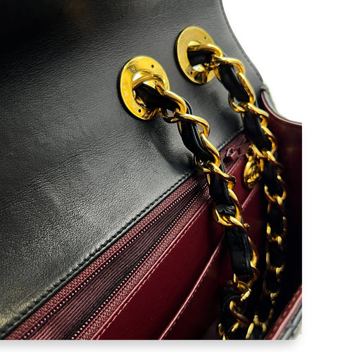 Vintage CC Black Shoulder Bag in Lambskin, Gold hardware