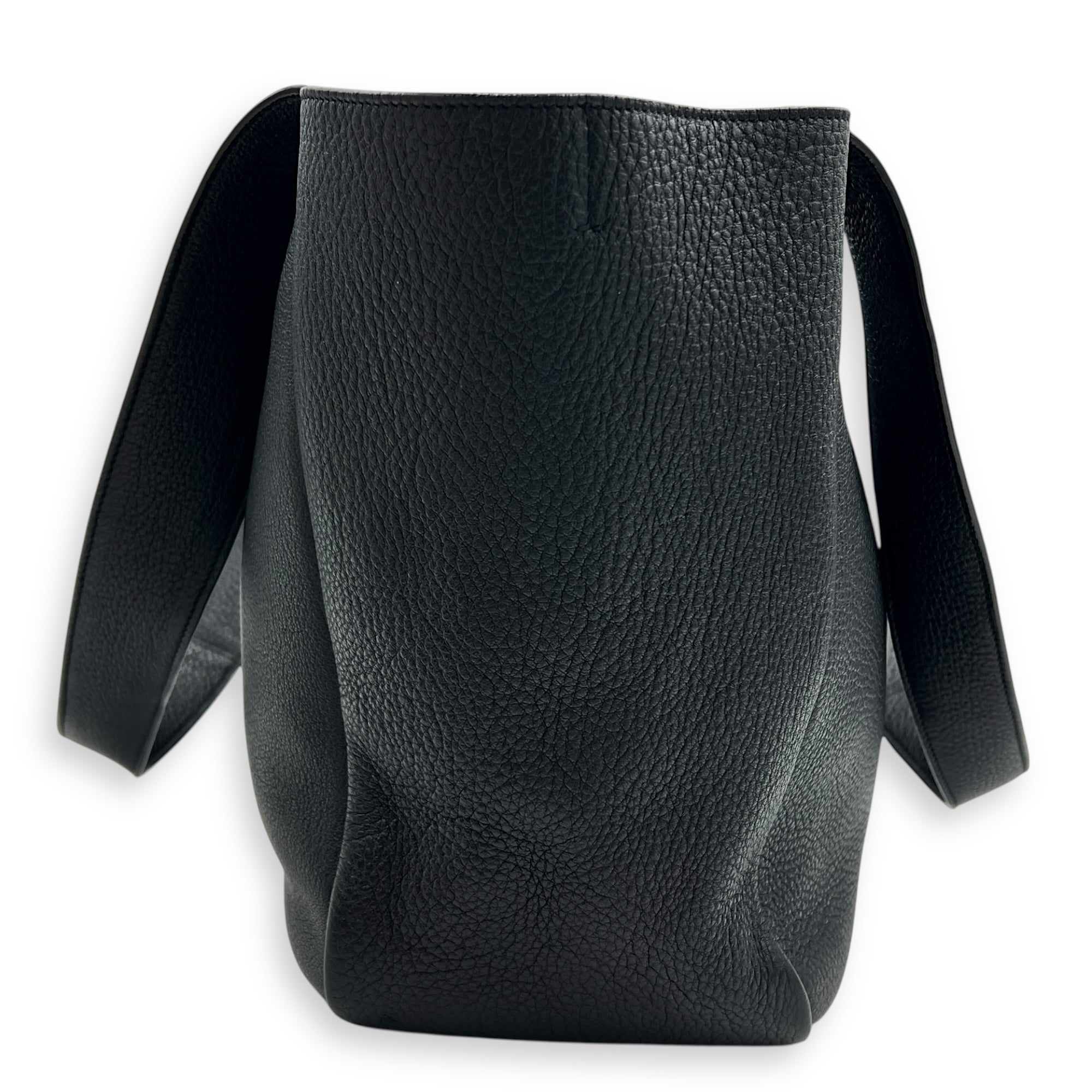 Le 5 A 7 Shoulder Bag Bea Black in Calfskin, Gold hardware