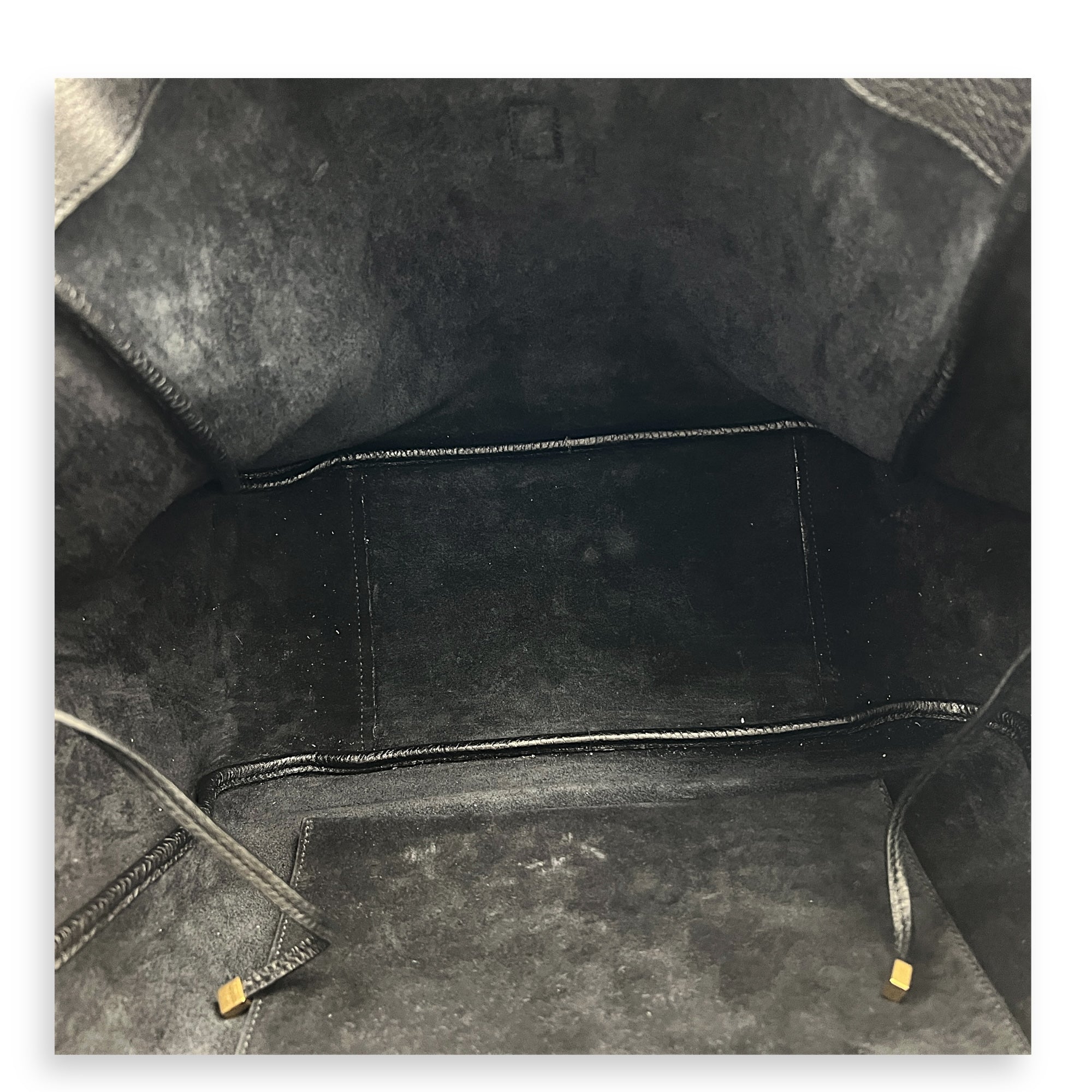 Le 5 A 7 Shoulder Bag Bea Black in Calfskin, Gold hardware