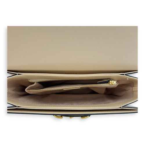 Horsebit 1955 Shoulder Bag Beige in Calfskin, Gold hardware
