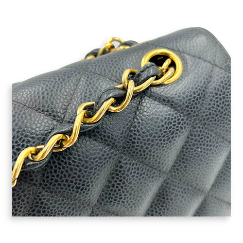 Classic Shoulder Bag Jumbo Black in Caviar Leather, Gold hardware
