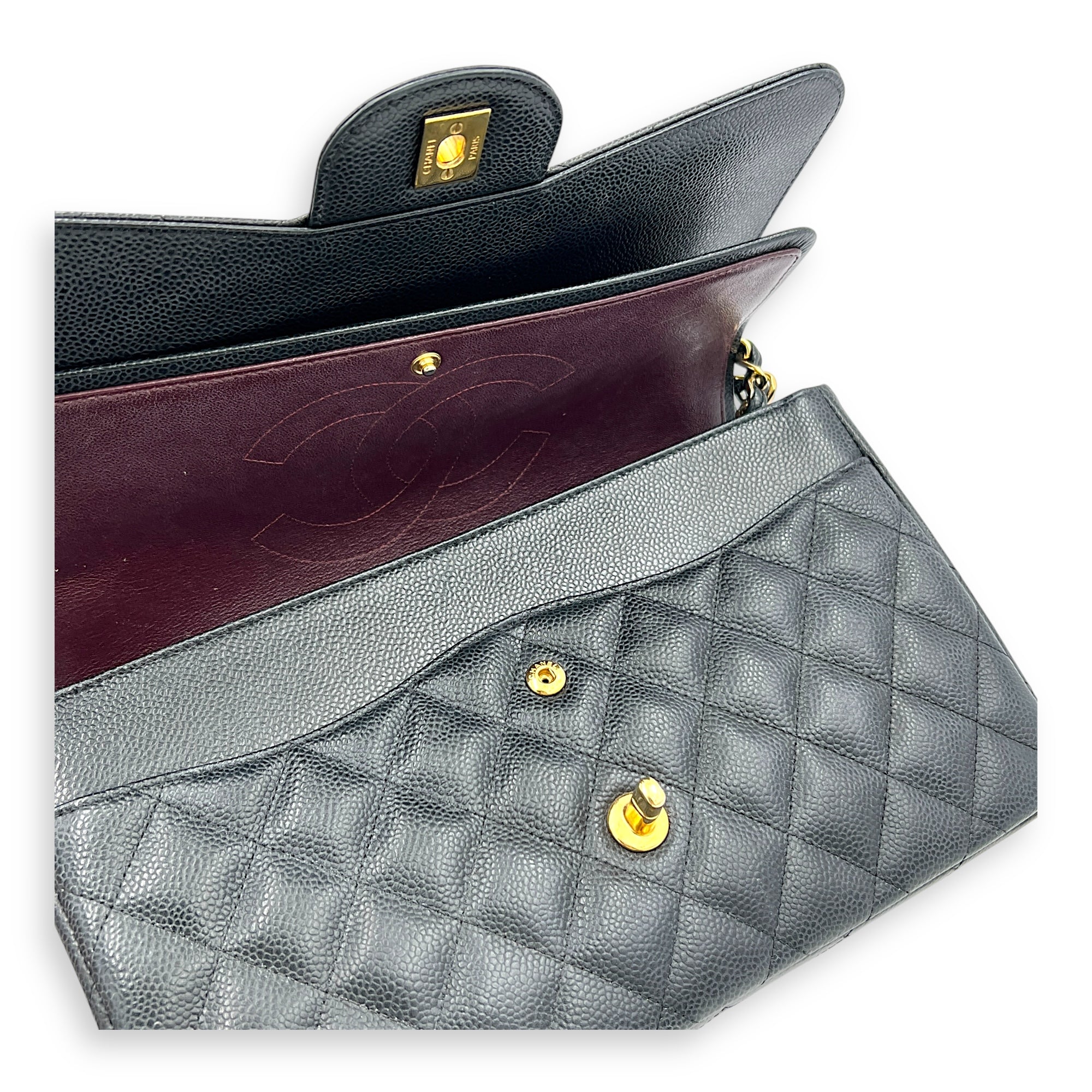 Classic Shoulder Bag Jumbo Black in Caviar Leather, Gold hardware