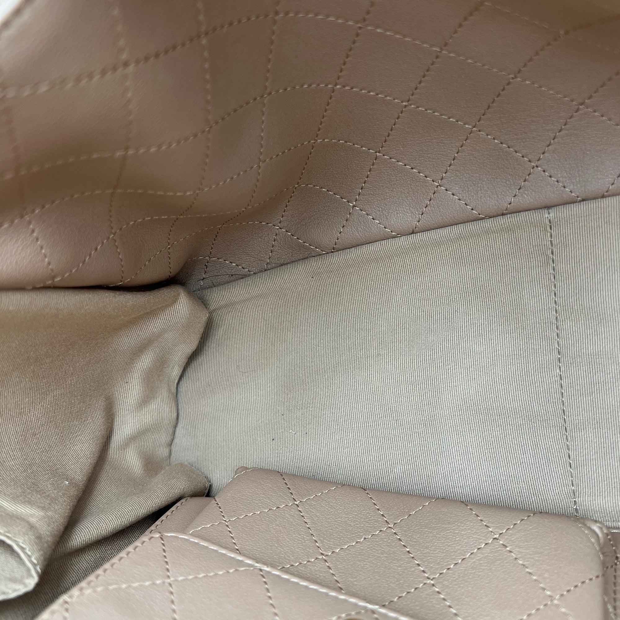 CC Tote Bag Beige in Calfskin, Gold hardware