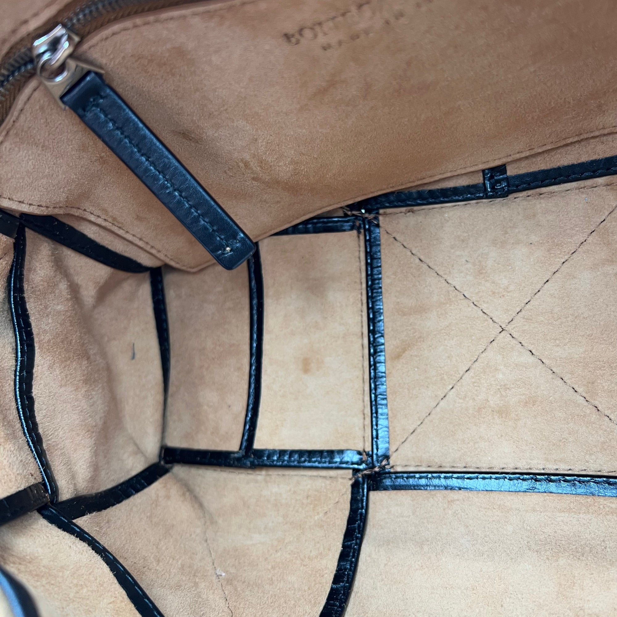 Arco Cassette Shoulder Bag Black in Nappa Leather