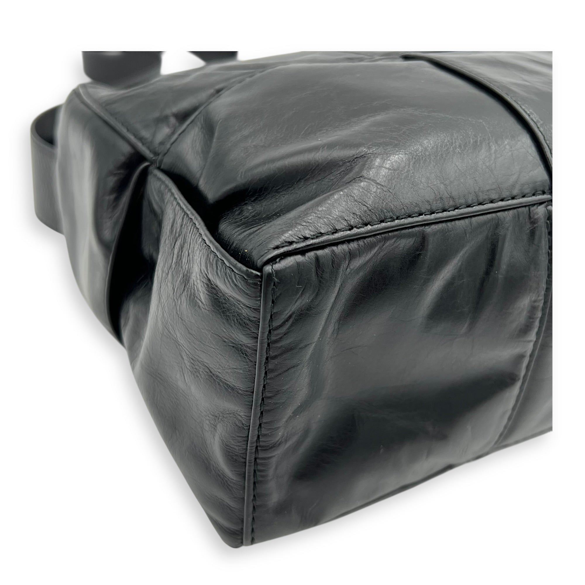 Arco Cassette Shoulder Bag Black in Nappa Leather