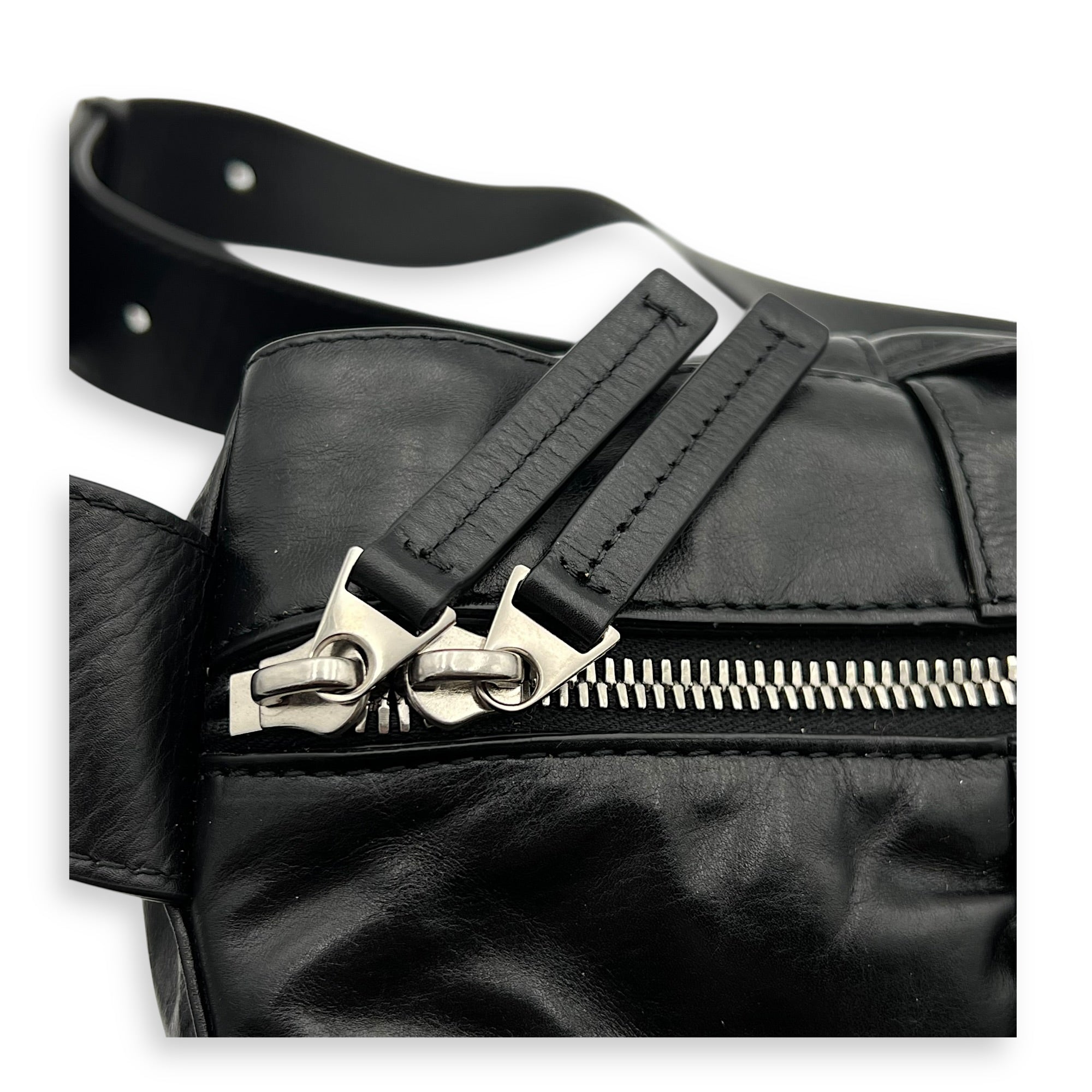 Arco Cassette Shoulder Bag Black in Nappa Leather