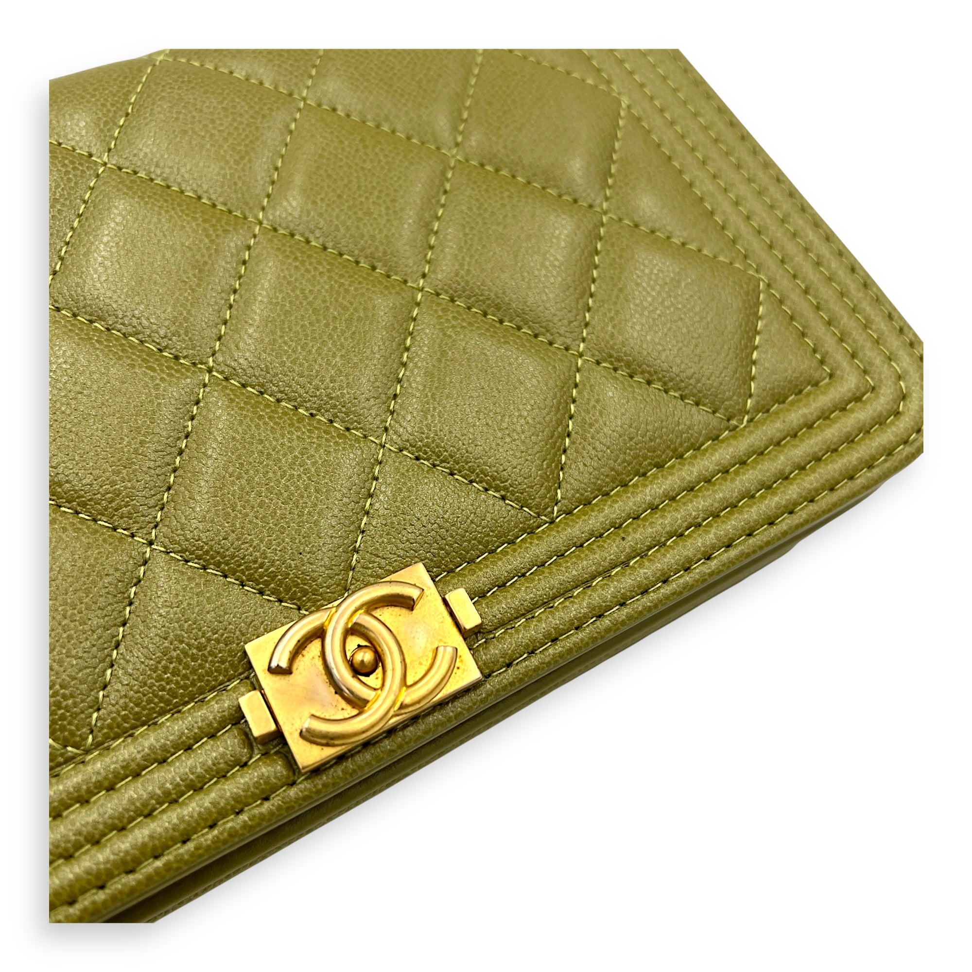 Boy Wallet On Chain Green in Caviar Leather, Gold hardware