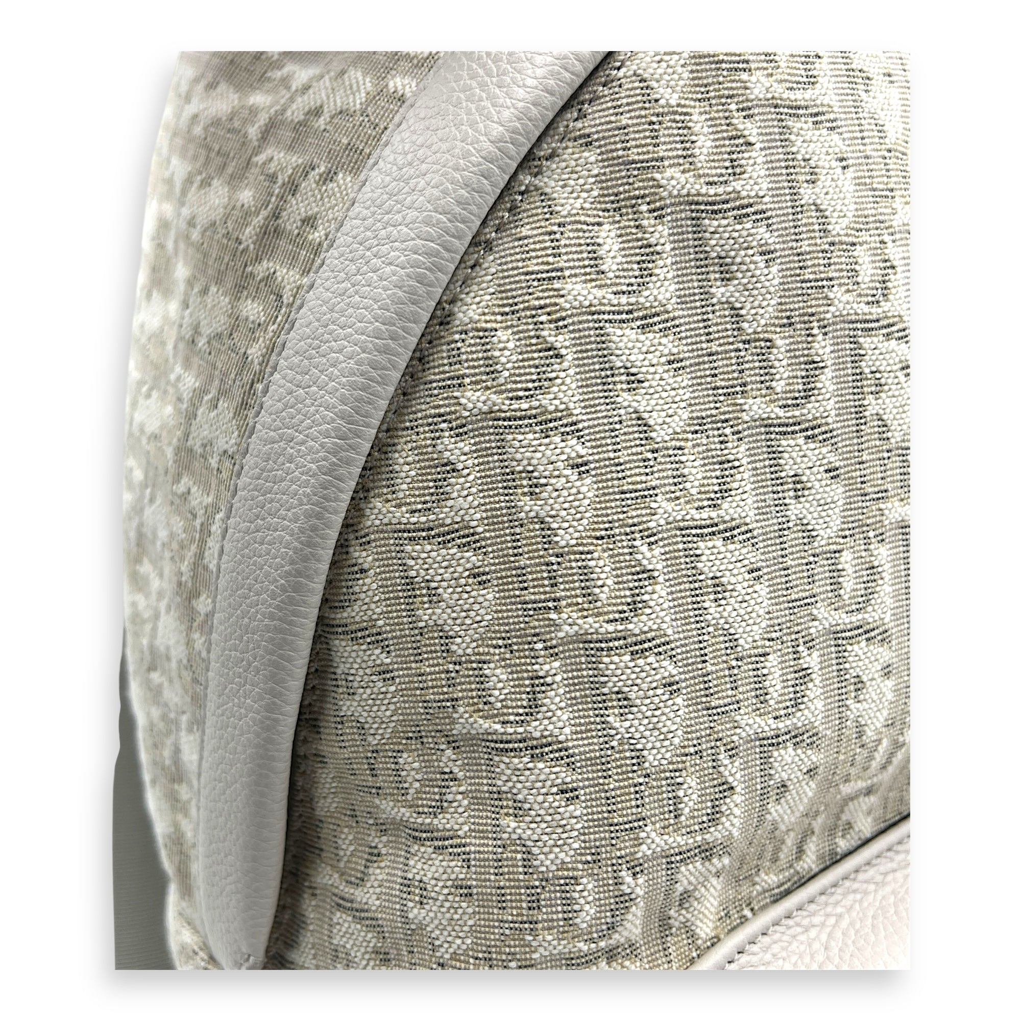Oblique Backpack White in Canvas, Silver hardware